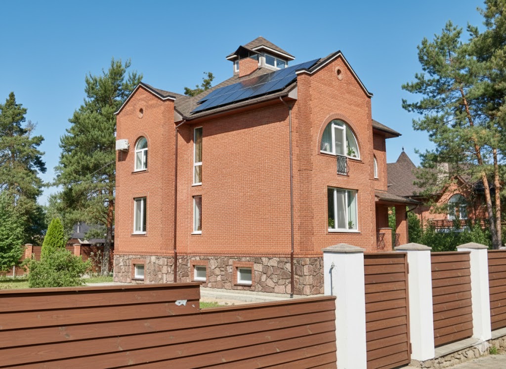 Монтаж сонячних панелей